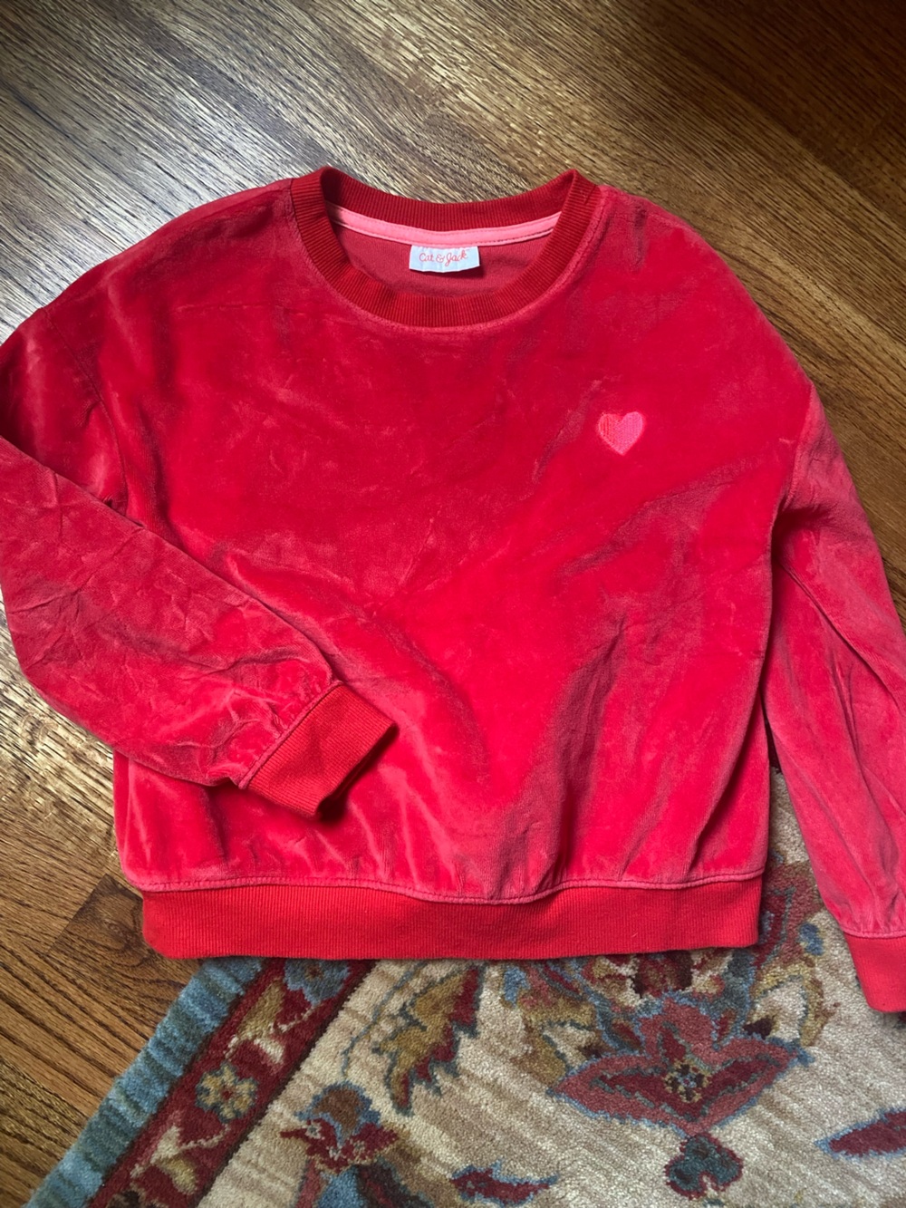 Cat & Jack Red Velvet Heart Crewneck Sweatshirt size 5